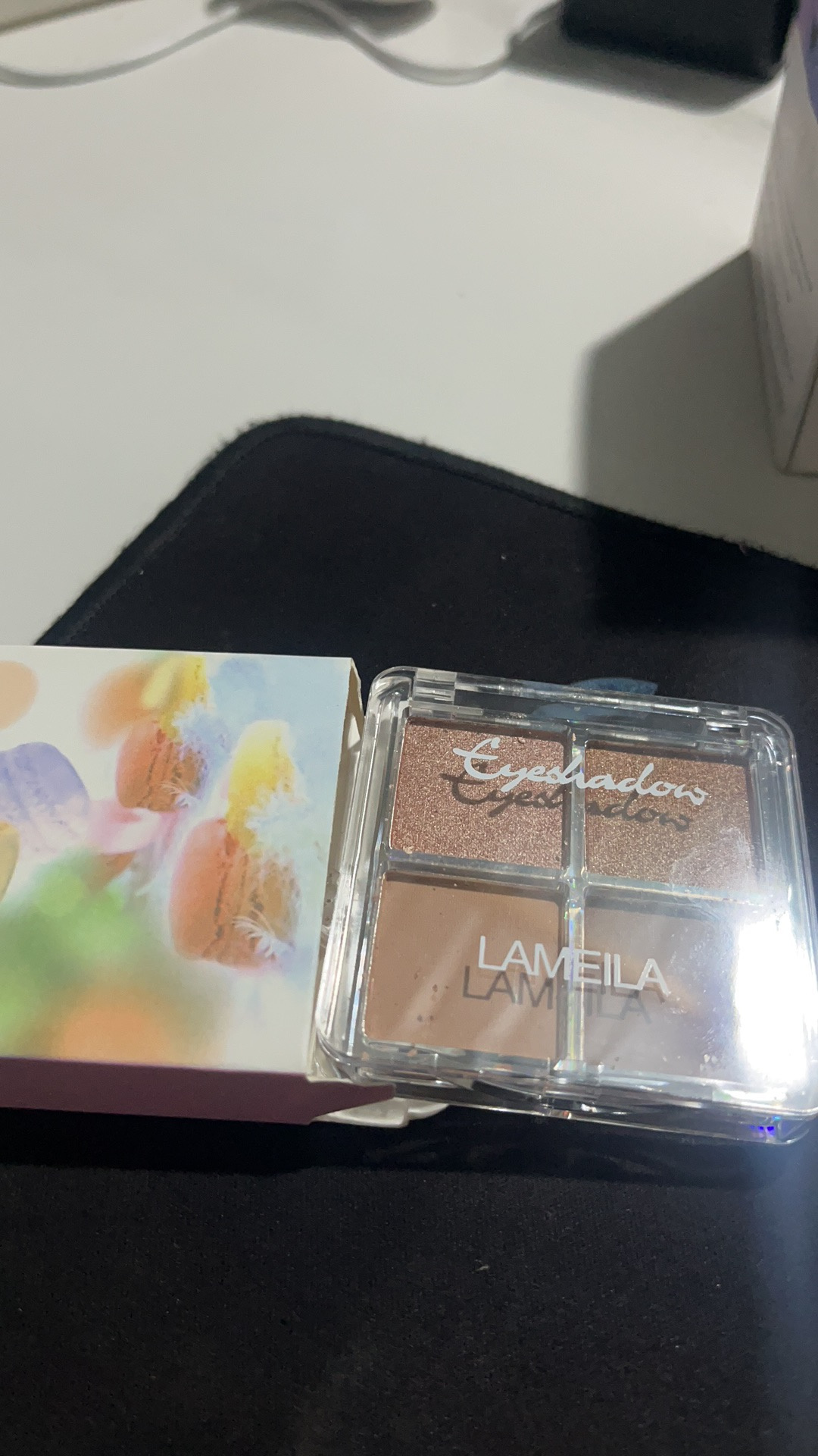 eyeshadow with 4 colors